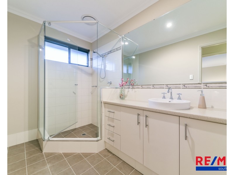 8 Silvershot Avenue, Harrisdale WA 6112