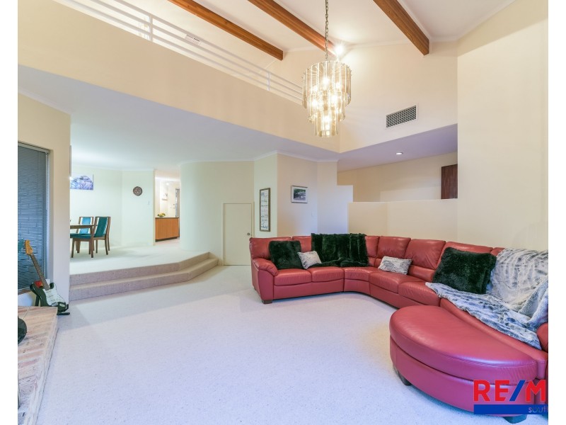 2 Vines Court, Leeming WA 6149