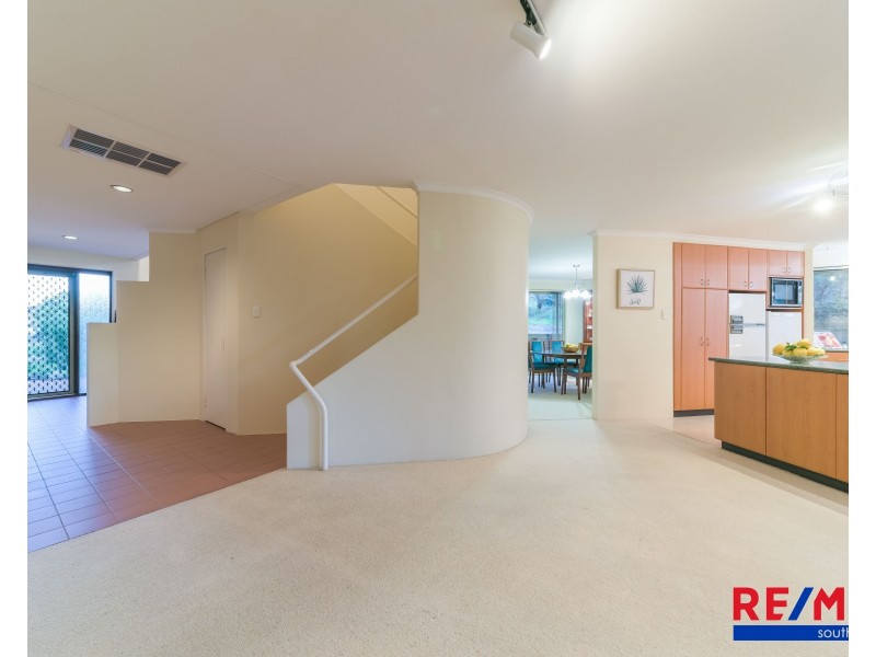 2 Vines Court, Leeming WA 6149