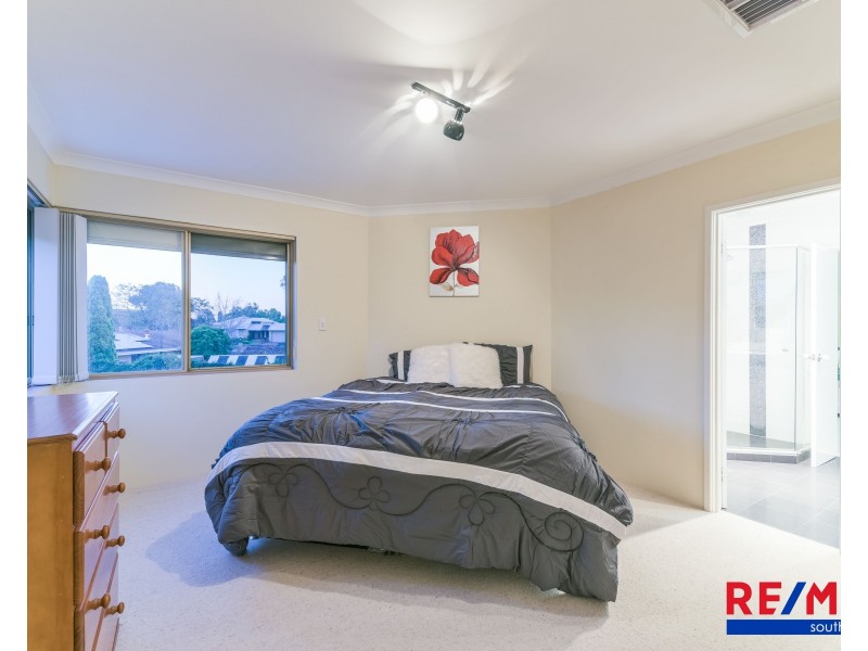 2 Vines Court, Leeming WA 6149