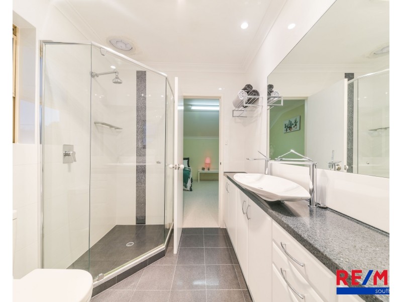 2 Vines Court, Leeming WA 6149