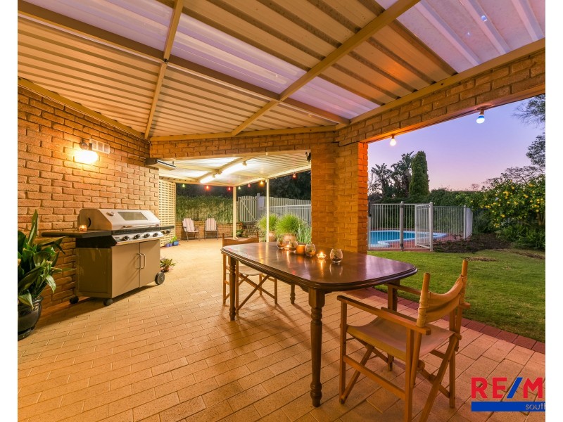 2 Vines Court, Leeming WA 6149