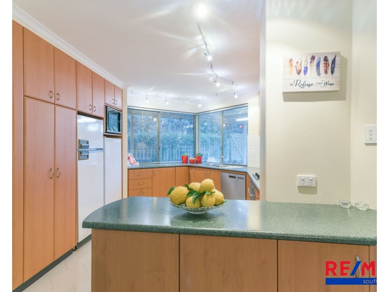 2 Vines Court, Leeming WA 6149