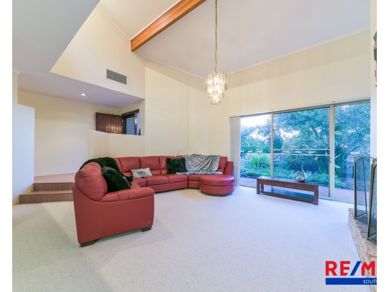 2 Vines Court, Leeming WA 6149