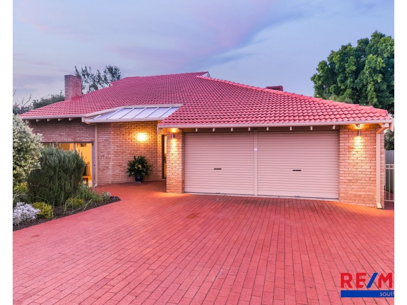 2 Vines Court, Leeming WA 6149