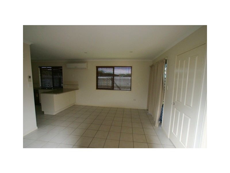 1/24 Nielsen Avenue, Burnett Heads QLD 4670