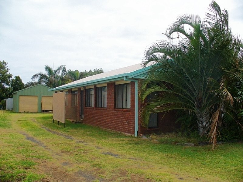 10 Spray Street, Burnett Heads QLD 4670