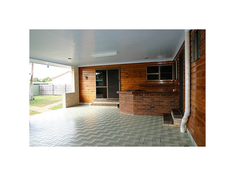 Avenell Heights QLD 4670