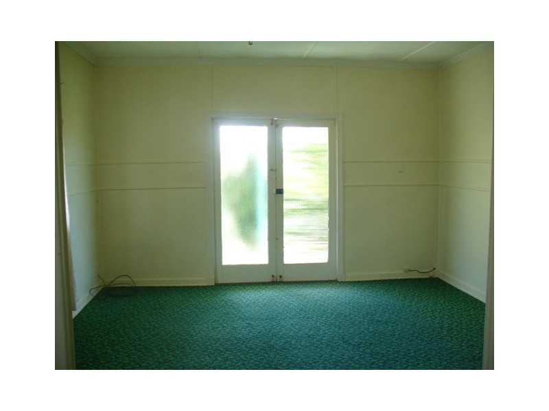 Avenell Heights QLD 4670