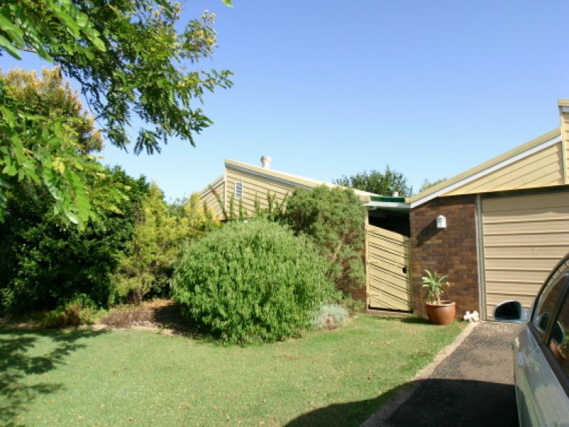 Avenell Heights QLD 4670