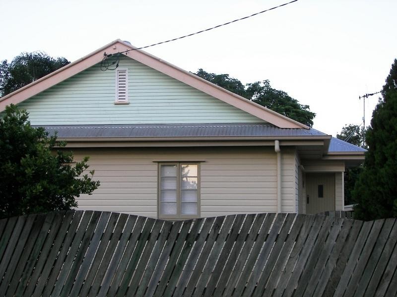 10 Adams Street, Bundaberg West QLD 4670