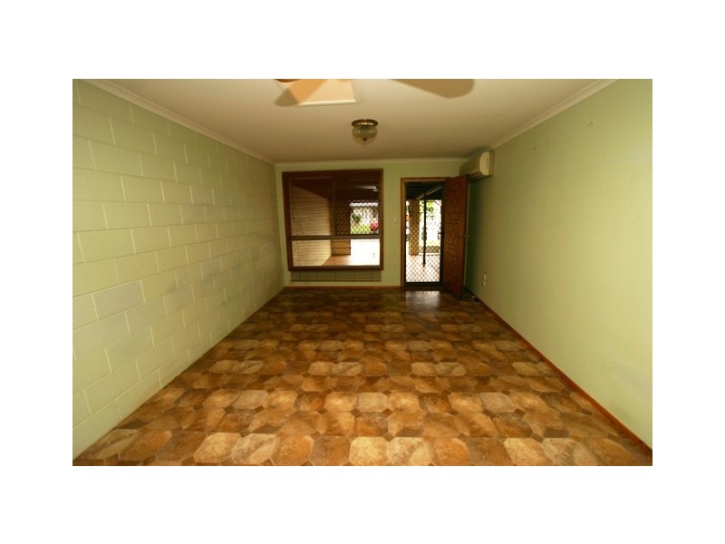 1/5 Chippindall Court, Avenell Heights QLD 4670