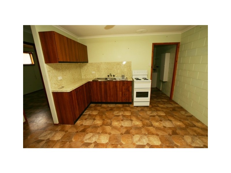 1/5 Chippindall Court, Avenell Heights QLD 4670