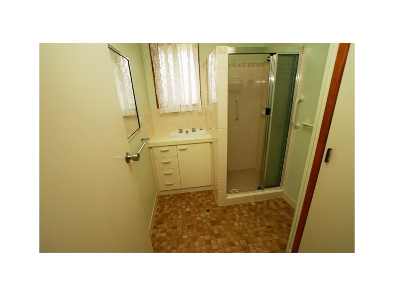 1/5 Chippindall Court, Avenell Heights QLD 4670