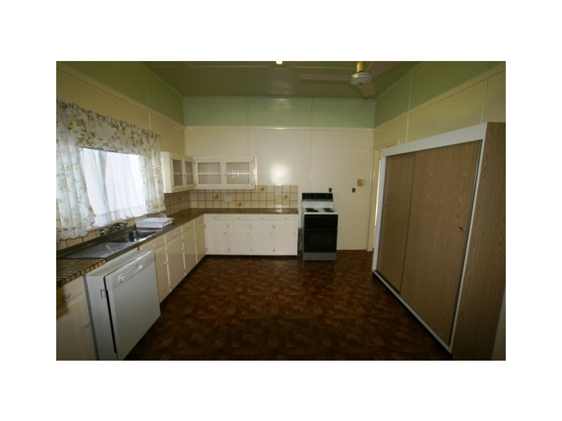 16 Mt Perry Road, Bundaberg North QLD 4670