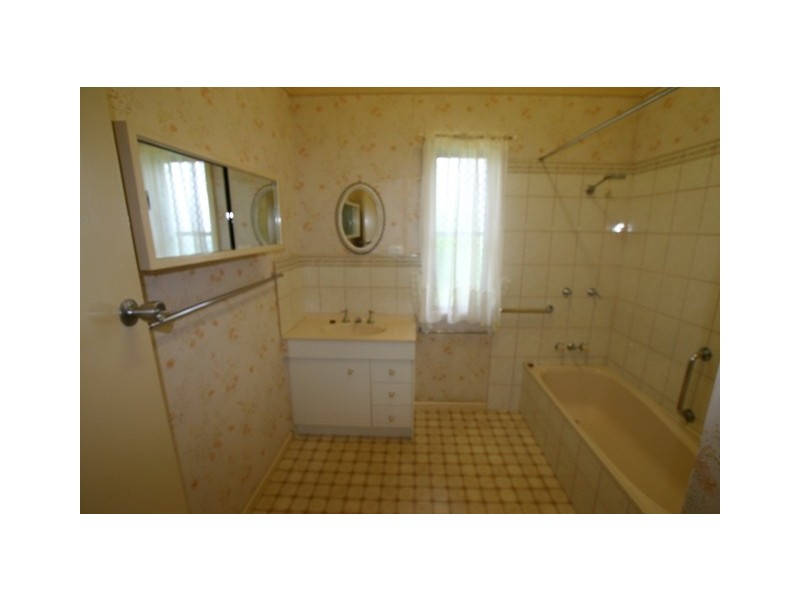 16 Mt Perry Road, Bundaberg North QLD 4670