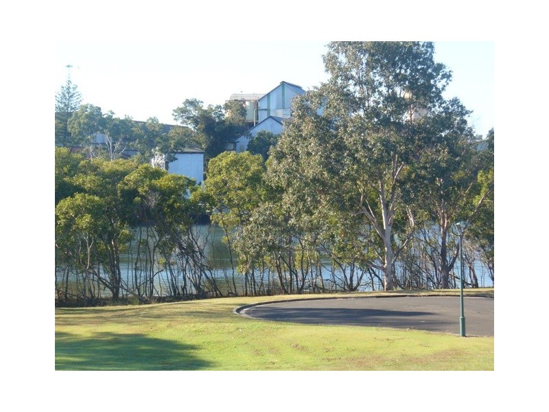 69 Mariners Way, Bundaberg North QLD 4670