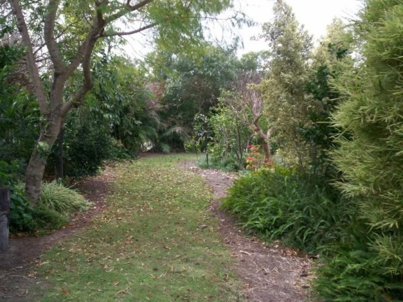4 Heusman Street, Mount Perry QLD 4671