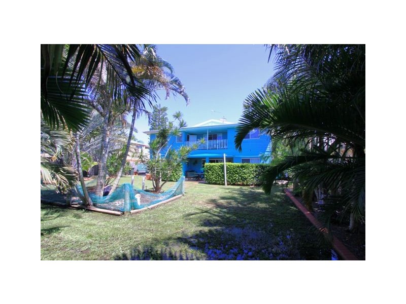 34 Lihs Street, Elliott Heads QLD 4670