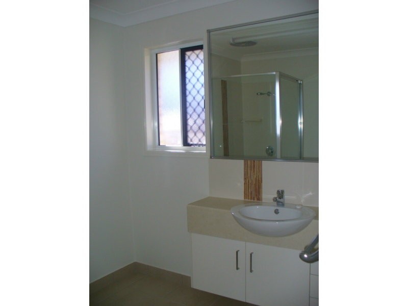 30 Normanby St, Avondale QLD 4670