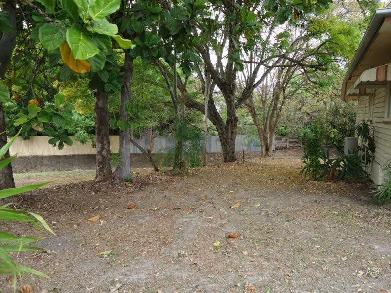 32B WALKER ST, Walkervale QLD 4670