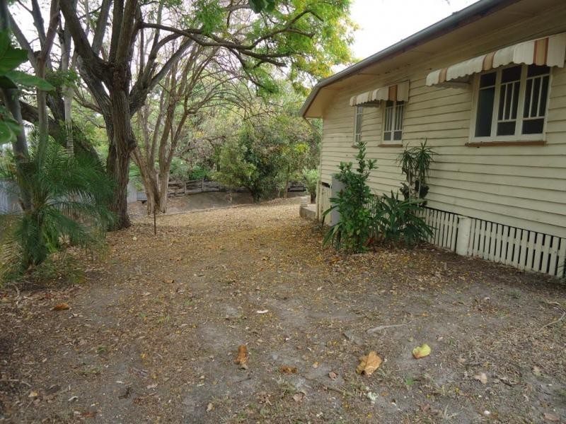 32B WALKER ST, Walkervale QLD 4670