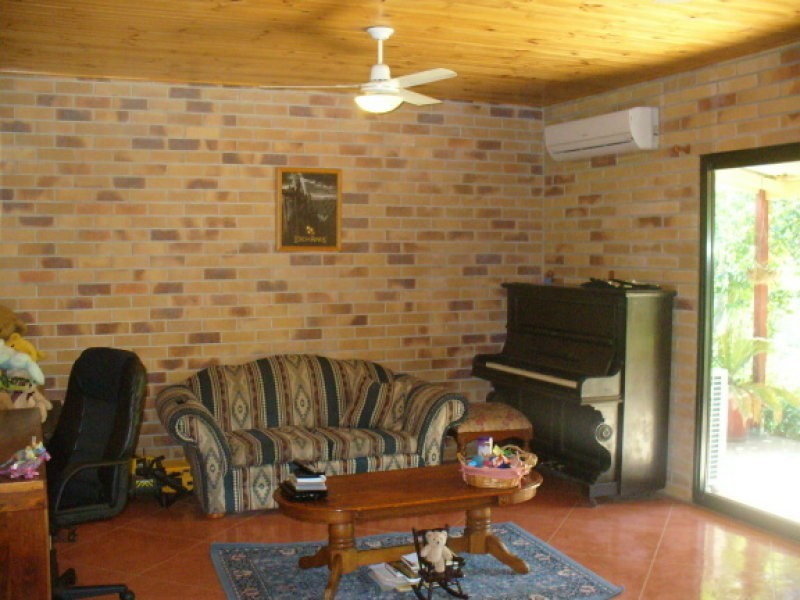 51 Polo Place, Branyan QLD 4670