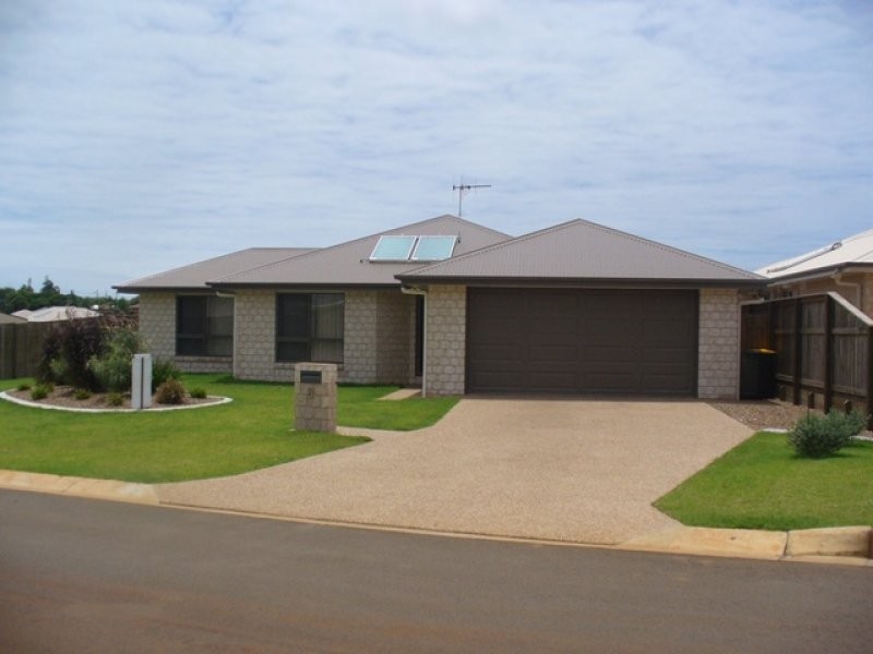8 Linderberg Street, Kalkie QLD 4670