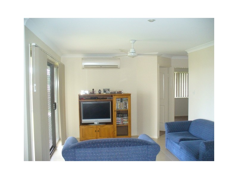 8 Linderberg Street, Kalkie QLD 4670