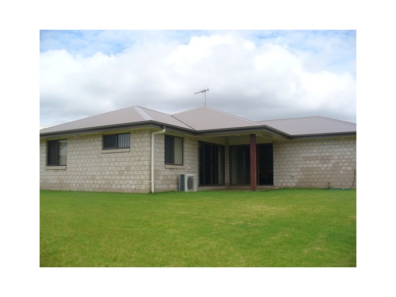 8 Linderberg Street, Kalkie QLD 4670