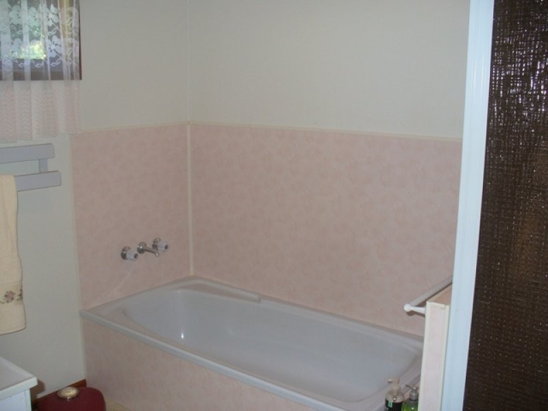 1 Bayview Terrace, Qunaba QLD 4670