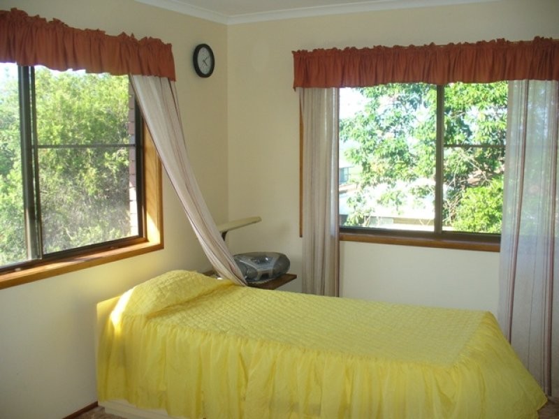 1 Bayview Terrace, Qunaba QLD 4670