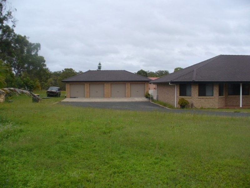 7 Gum Tree Court, Coonarr QLD 4670