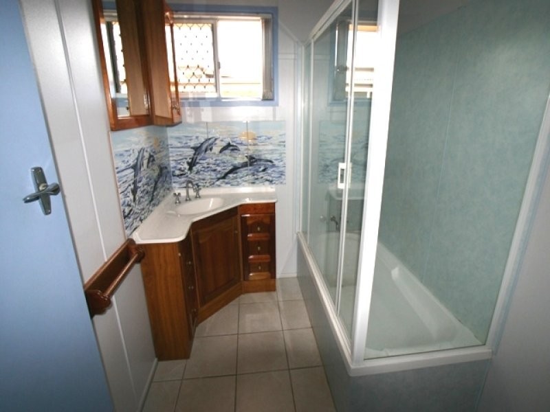 12 Dix Street, Kepnock QLD 4670