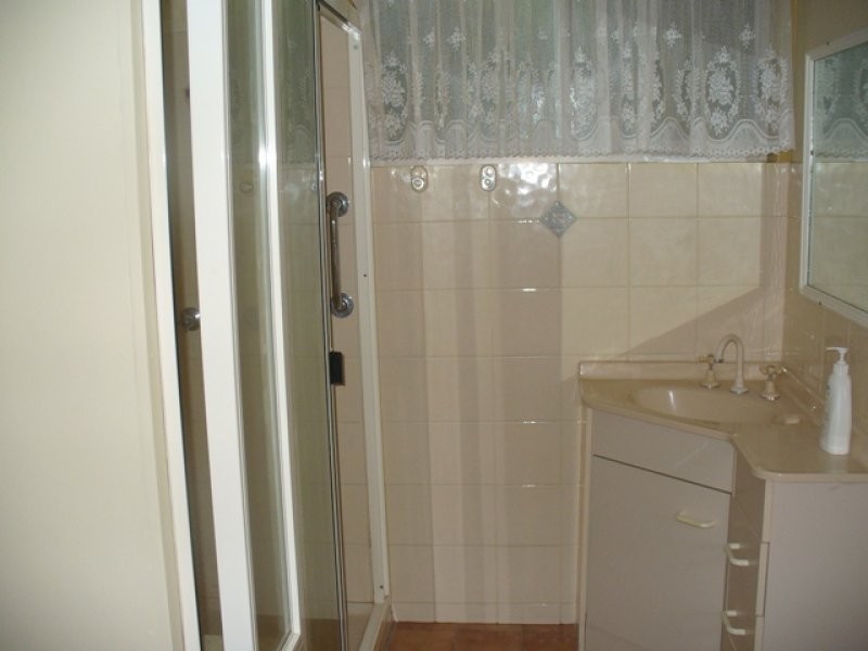 128 Elliott Heads Road, Avenell Heights QLD 4670