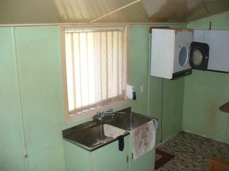 128 Elliott Heads Road, Avenell Heights QLD 4670