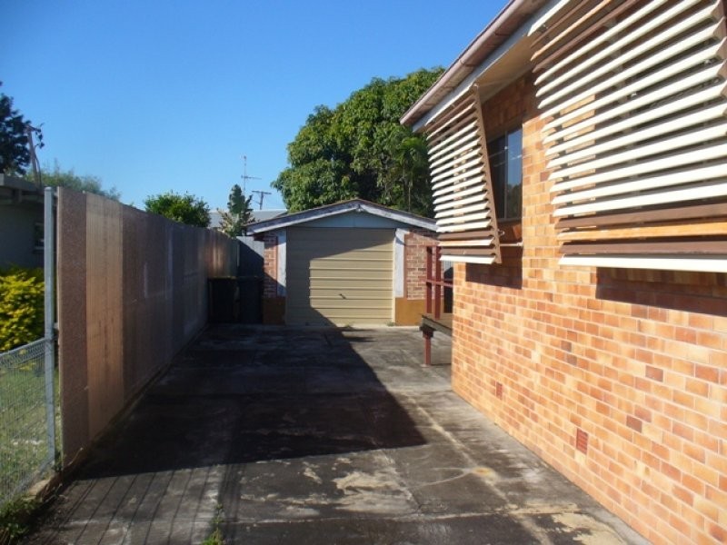 128 Elliott Heads Road, Avenell Heights QLD 4670