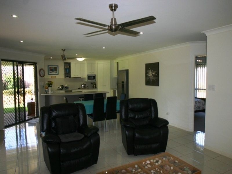 20 Gill Street, Kalkie QLD 4670