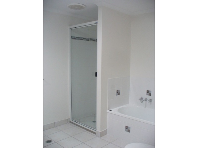 1/47 Baker Street, Kepnock QLD 4670