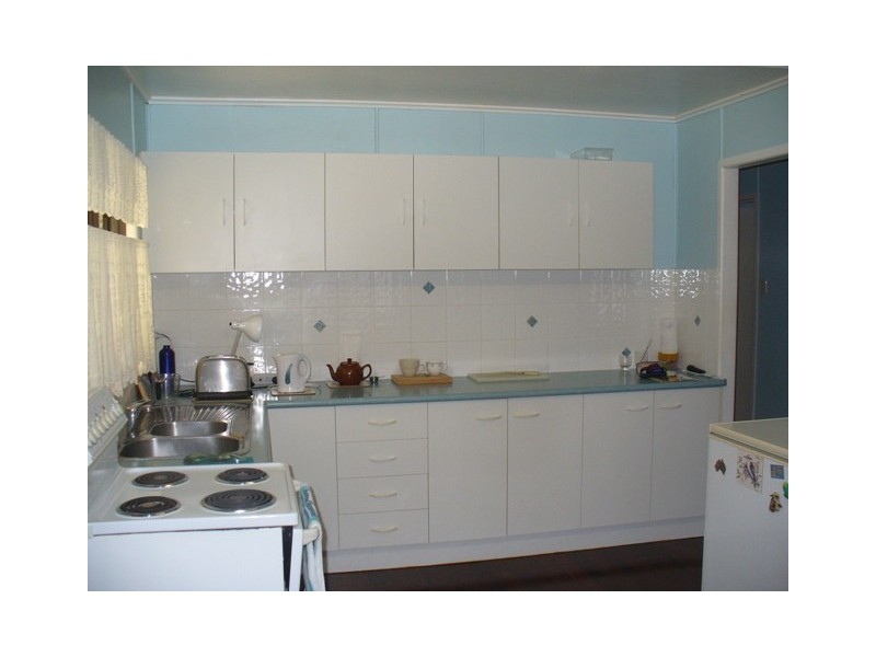 17 Morshead St, Avenell Heights QLD 4670