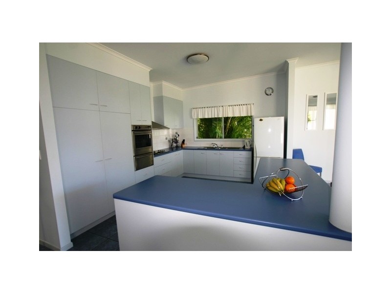 59 McIntosh Avenue, Elliott Heads QLD 4670