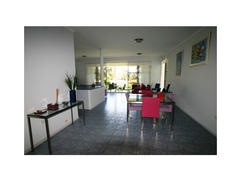 59 McIntosh Avenue, Elliott Heads QLD 4670