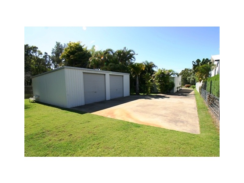 59 McIntosh Avenue, Elliott Heads QLD 4670