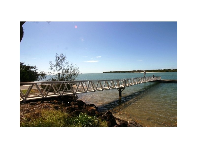 59 McIntosh Avenue, Elliott Heads QLD 4670