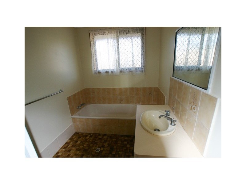 8 Olsen Street, Bundaberg East QLD 4670