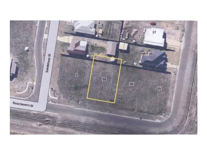 19 Beachmere Street, Burnett Heads QLD 4670