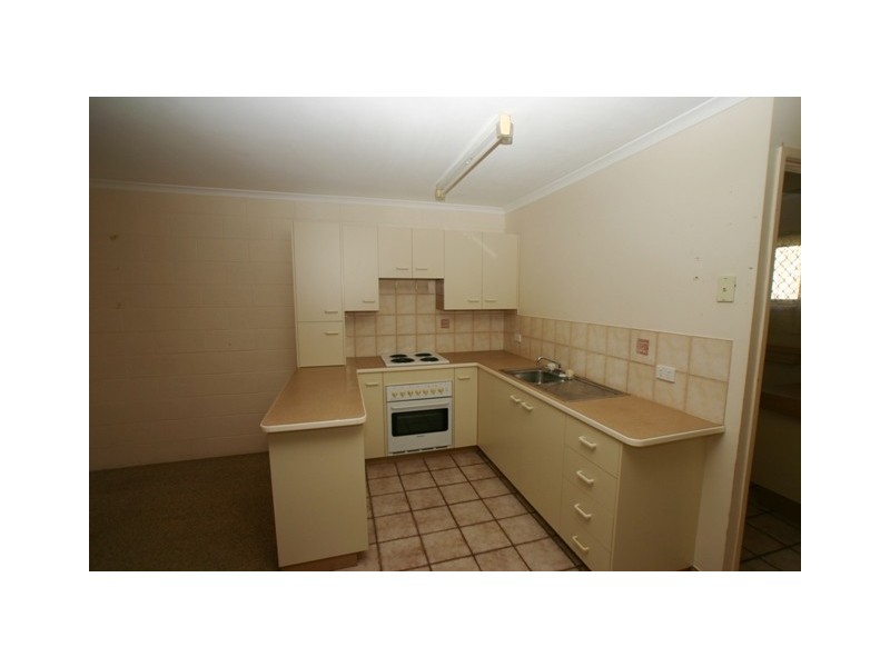 2/27 Burnett Street, Bundaberg South QLD 4670
