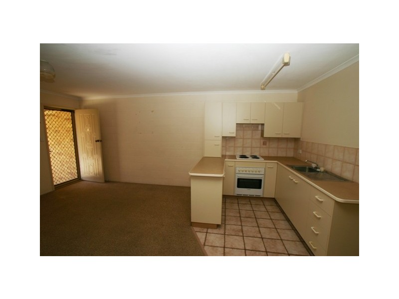 2/27 Burnett Street, Bundaberg South QLD 4670