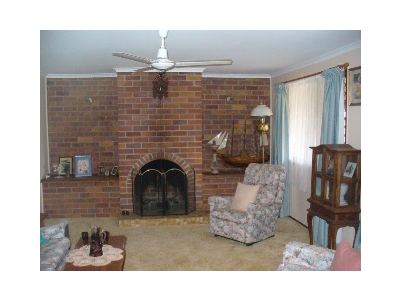 24 Gibson Street, Avenell Heights QLD 4670
