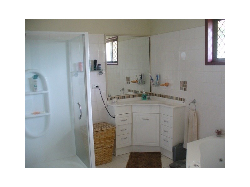 24 Gibson Street, Avenell Heights QLD 4670